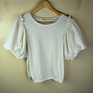 ASTR The Label Cream Puff‎ Sleeve Size Medium Top Short Sleeve Flattering Office